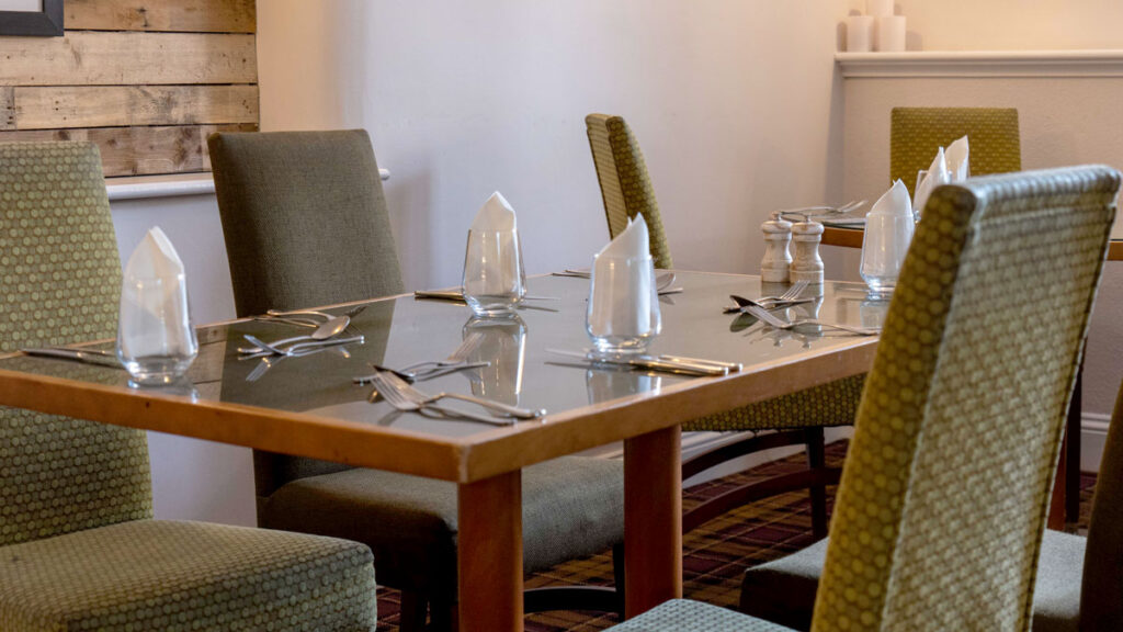 Wroxton Hotel Restaurant Table